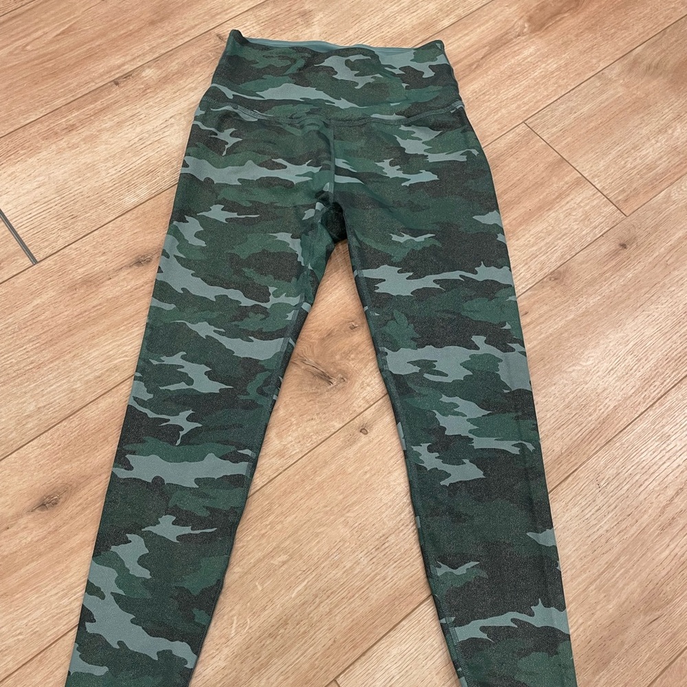 Beyond yoga green camouflage pants